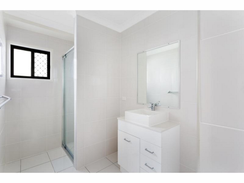 2/87 West Street, Allenstown QLD 4700